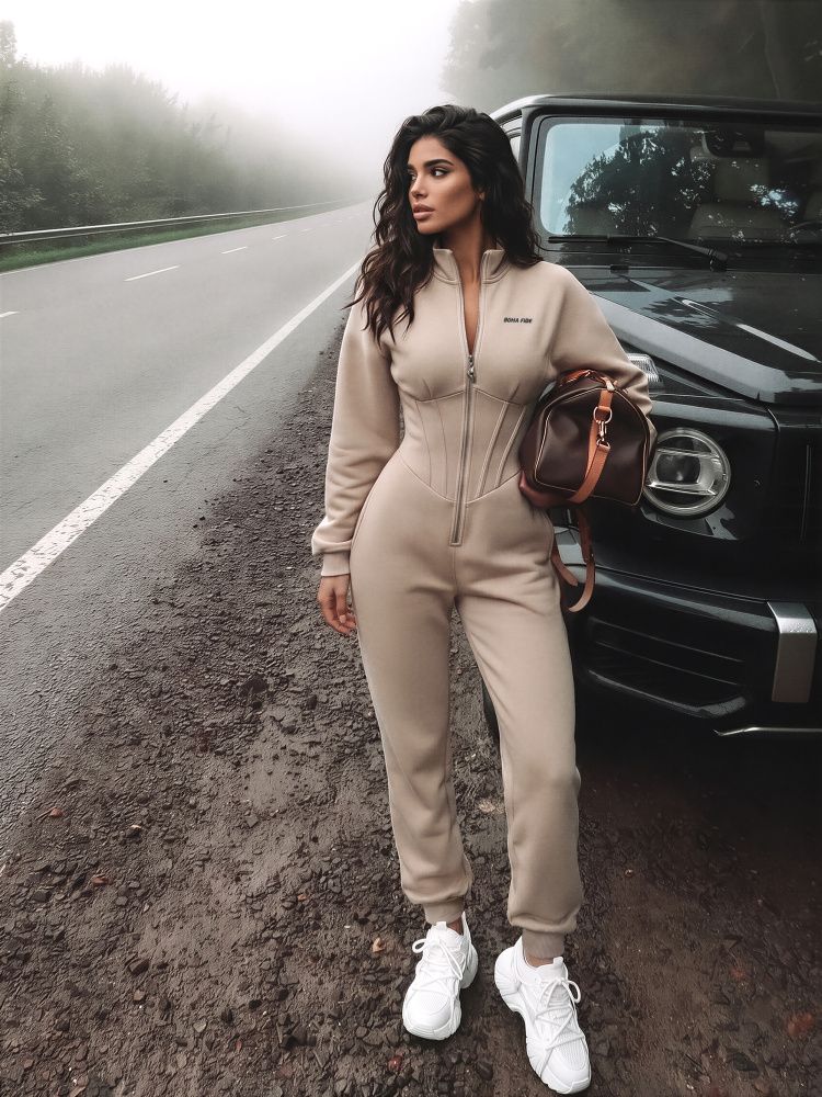 Bona Fide: Vivienne suit "Beige"