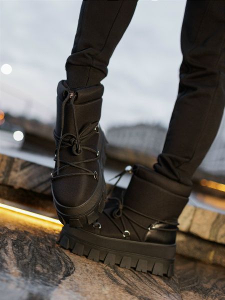 Bona Fide: Lady Moon "Black" Bona Fide: Lady Moon "Black"