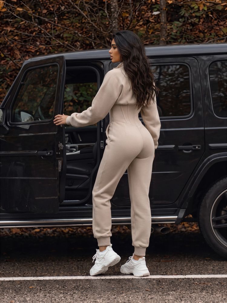 Bona Fide: Vivienne suit "Beige"