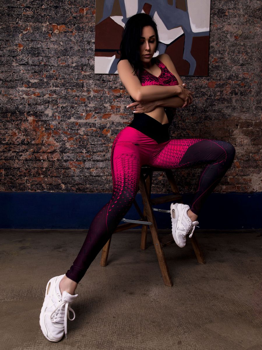 Bona Fide: Bona Corsage Futuris "Red"