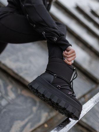 Bona Fide: Lady Moon "Black"