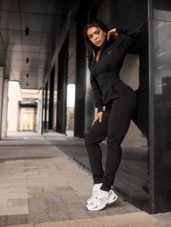 Bona Fide: Vivienne suit "Black"