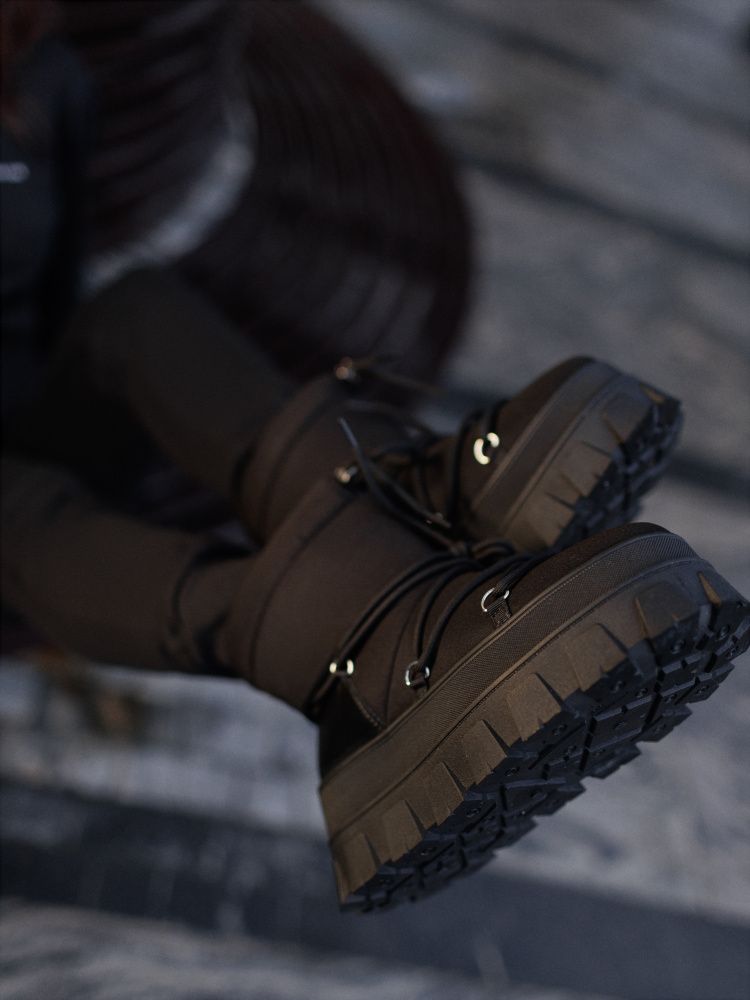 Bona Fide: Lady Moon "Black"