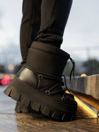 Bona Fide: Lady Moon "Black"