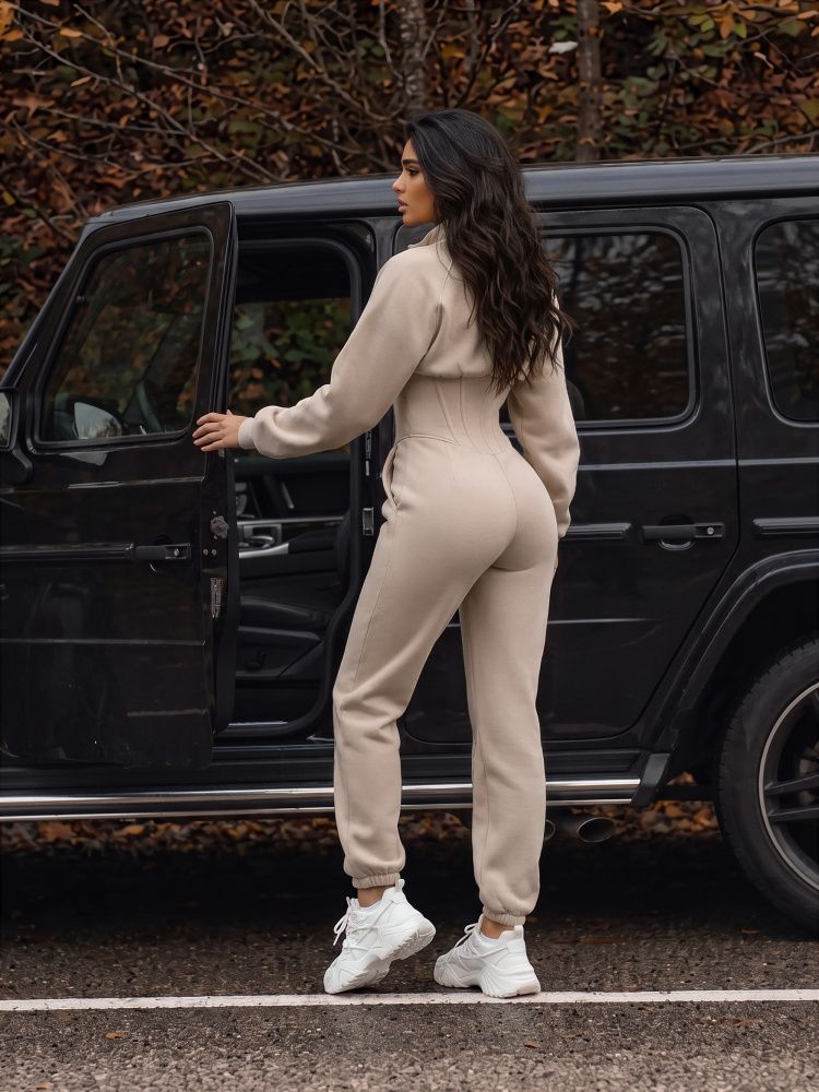 Bona Fide: Vivienne suit "Beige"