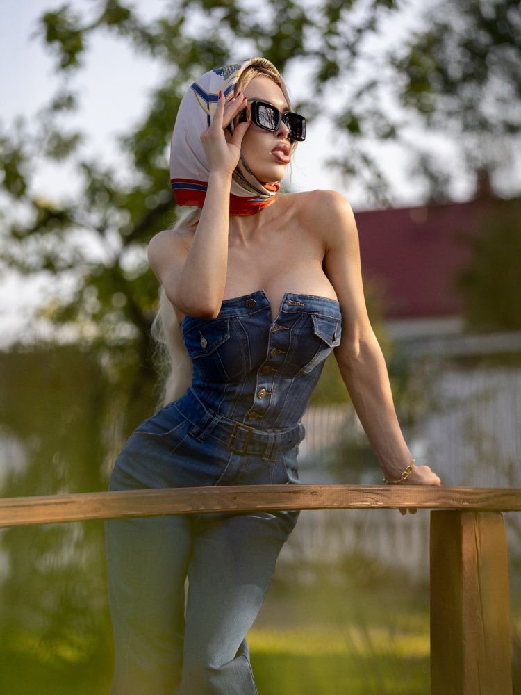 Bona Fide: Chic Suit "Blue"