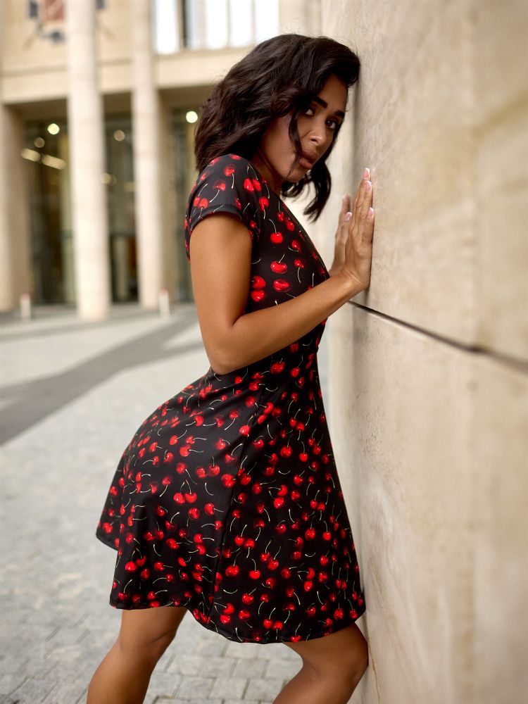 Bona Fashion: Decolletage "Black & Cherry"