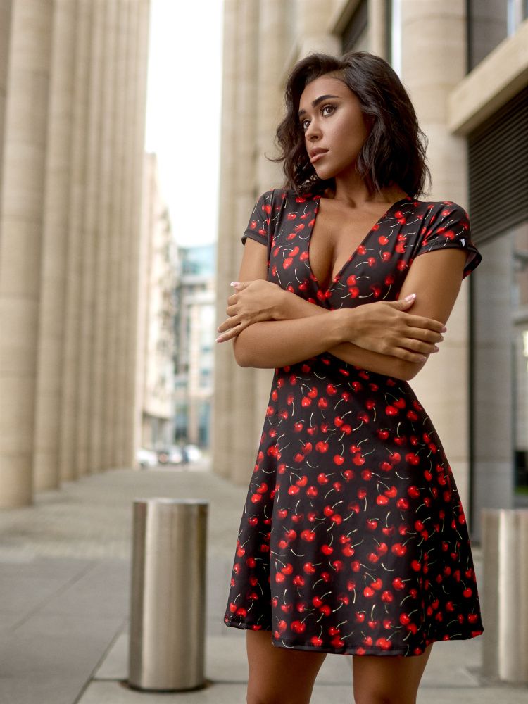 Bona Fashion: Decolletage "Black & Cherry"