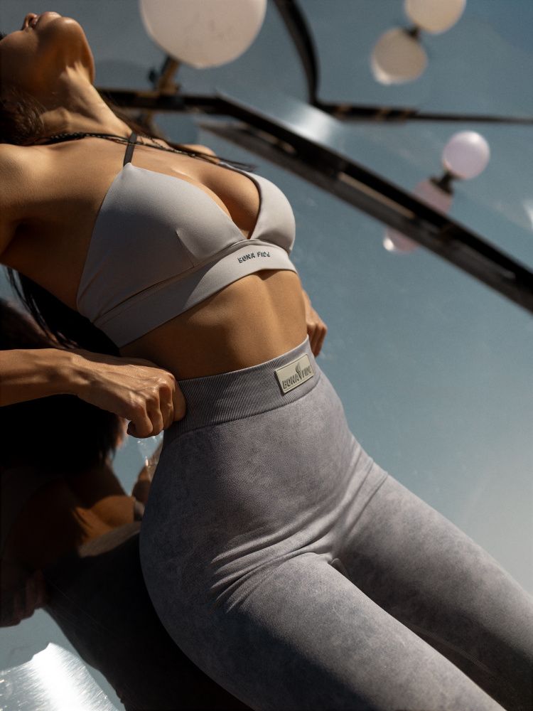 Bona Fide: Charm Top "Light Gray"