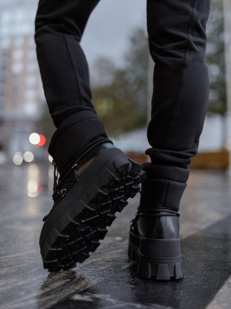 Bona Fide: Lady Moon "Black"